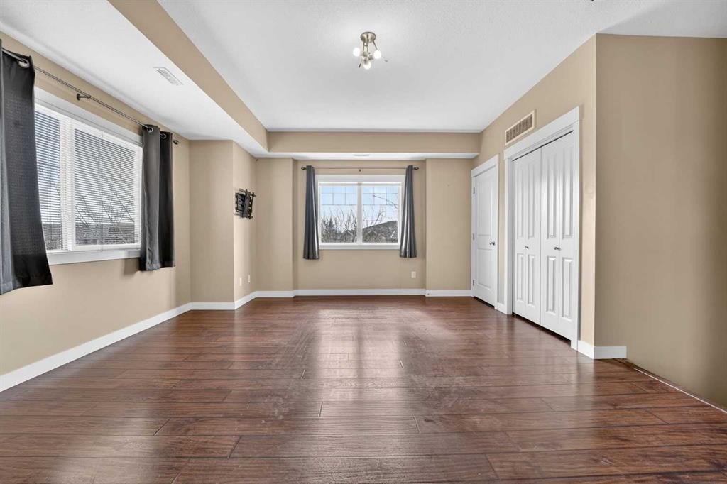 1-197 Silkstone Road West, Lethbridge, AB - Indoor Photo Showing Other Room