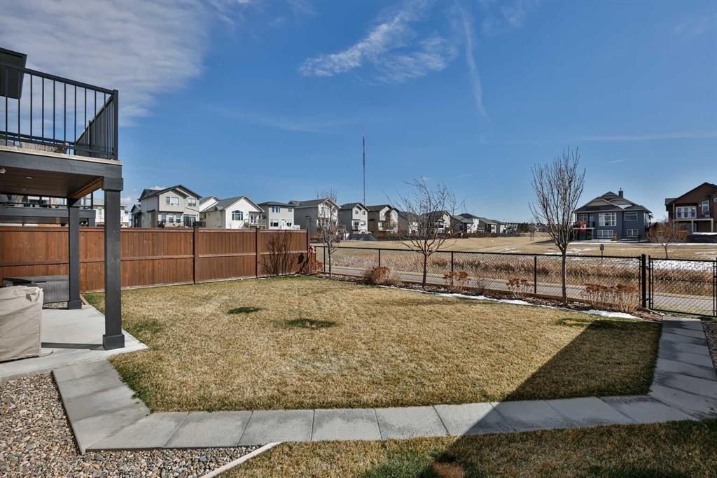 56 Greywolf Road North, Lethbridge, AB - Outdoor