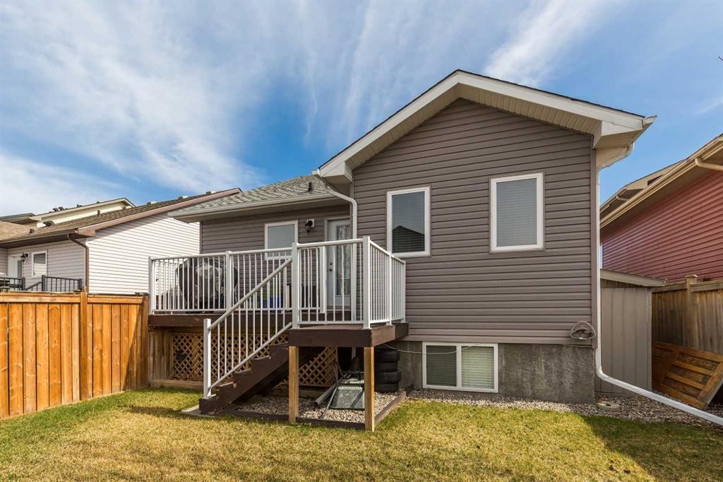 570 Edinburgh Road West, Lethbridge, AB - Outdoor With Exterior