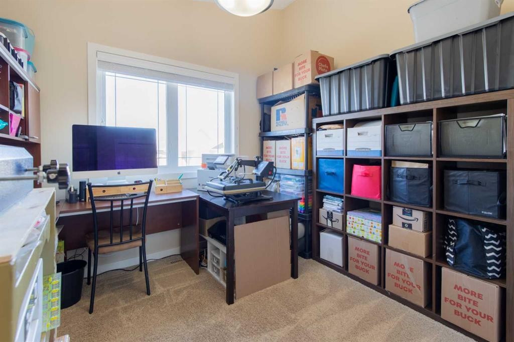 3-213 Lettice Perry Road North, Lethbridge, AB - Indoor Photo Showing Office