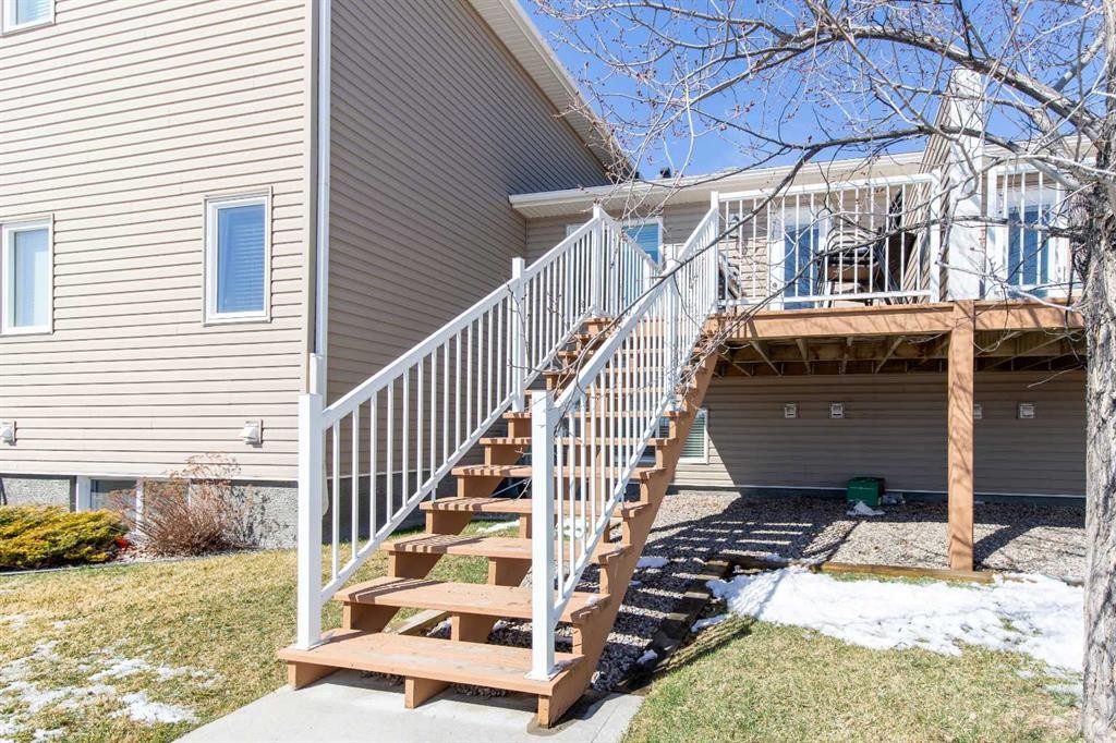 3-213 Lettice Perry Road North, Lethbridge, AB - Outdoor