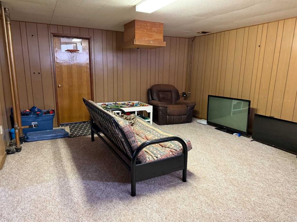 5212 51 Street, Taber, AB - Indoor