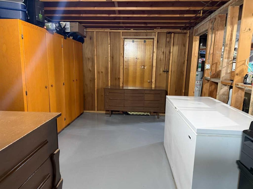 5212 51 Street, Taber, AB - Indoor