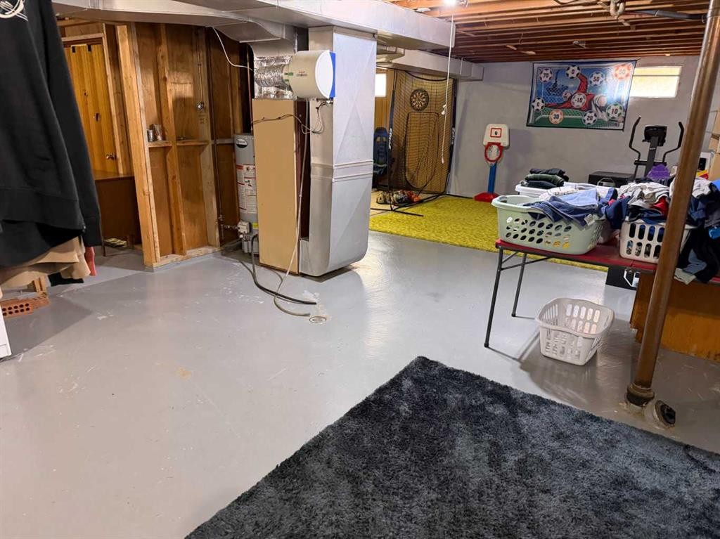 5212 51 Street, Taber, AB - Indoor Photo Showing Basement