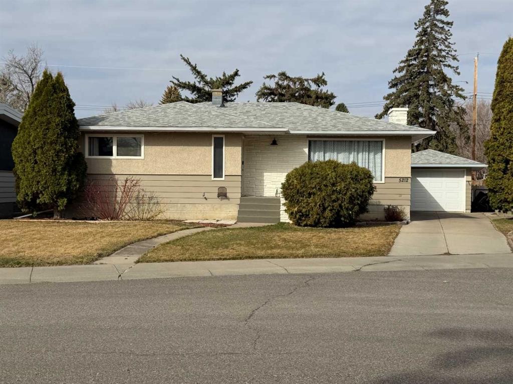 5212 51 Street, Taber, AB - Outdoor