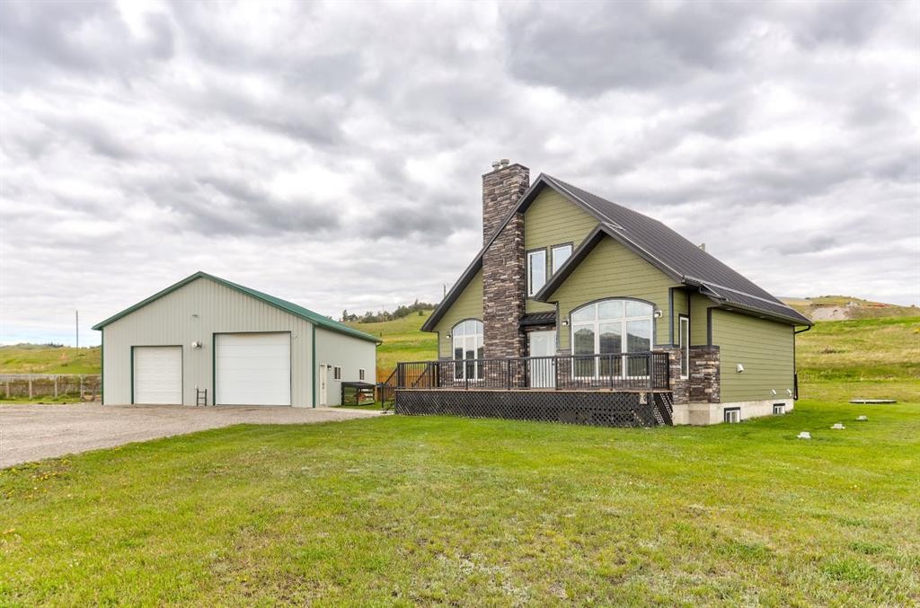 2222 Twp Rd 7-5, Lundbreck, AB - Outdoor With Deck Patio Veranda