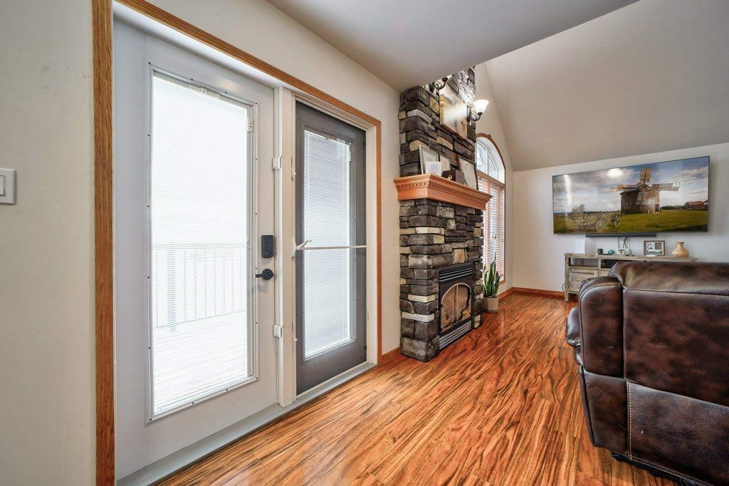 2222 Twp Rd 7-5, Lundbreck, AB - Indoor Photo Showing Other Room