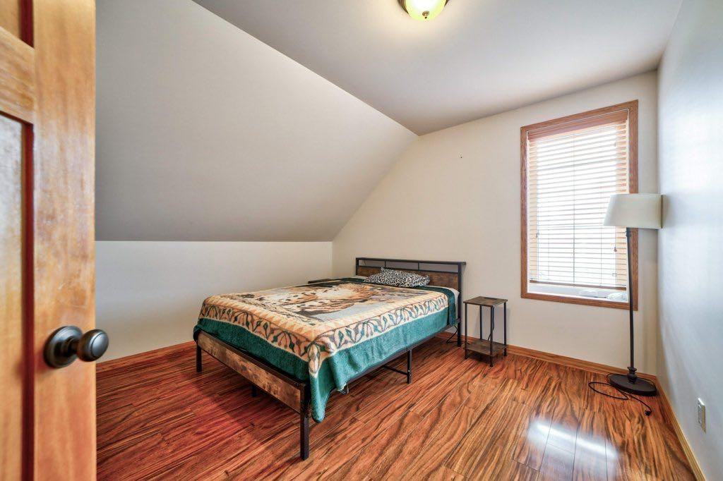 2222 Twp Rd 7-5, Lundbreck, AB - Indoor Photo Showing Bedroom