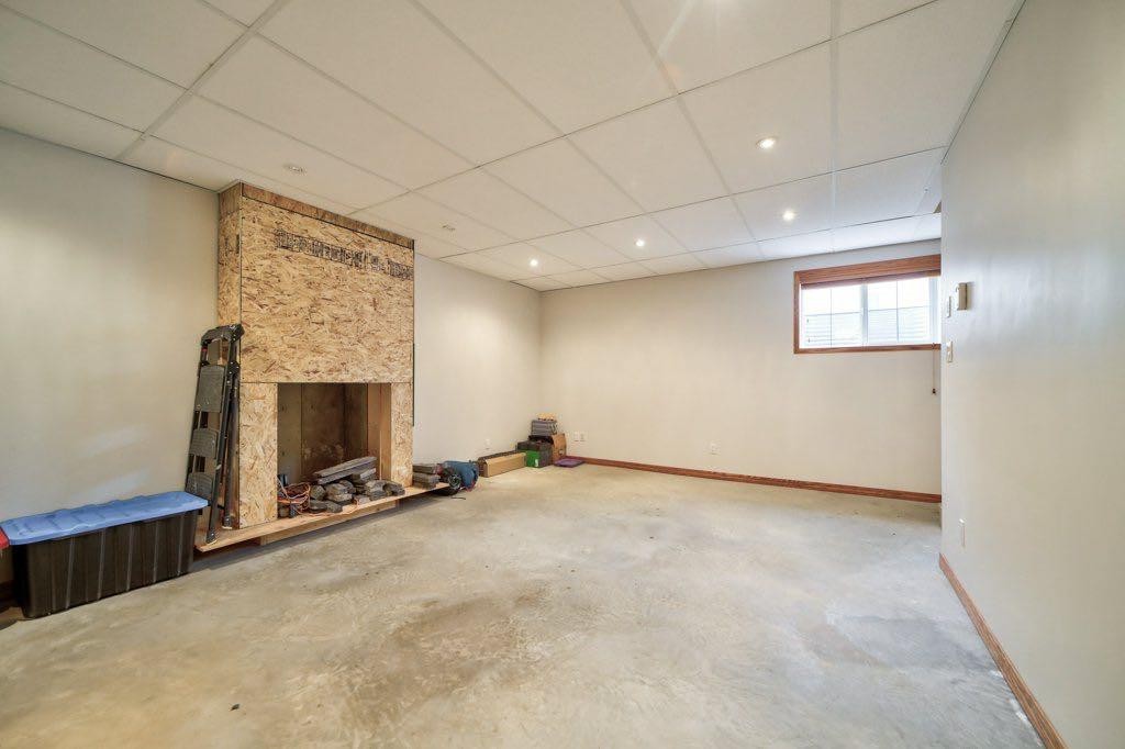2222 Twp Rd 7-5, Lundbreck, AB - Indoor Photo Showing Basement