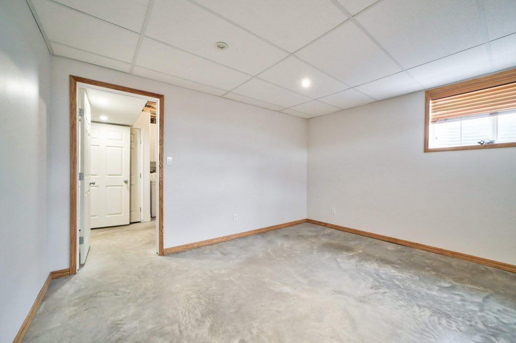 2222 Twp Rd 7-5, Lundbreck, AB - Indoor Photo Showing Other Room