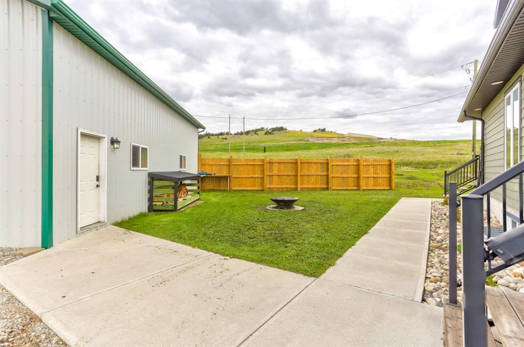 2222 Twp Rd 7-5, Lundbreck, AB - Outdoor With Exterior
