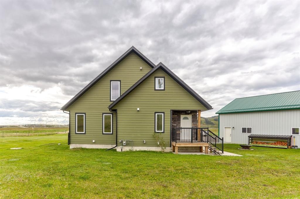 2222 Twp Rd 7-5, Lundbreck, AB - Outdoor