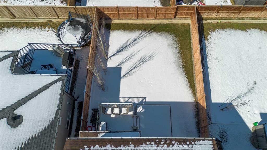 933 Pacific Way West, Lethbridge, AB - Outdoor