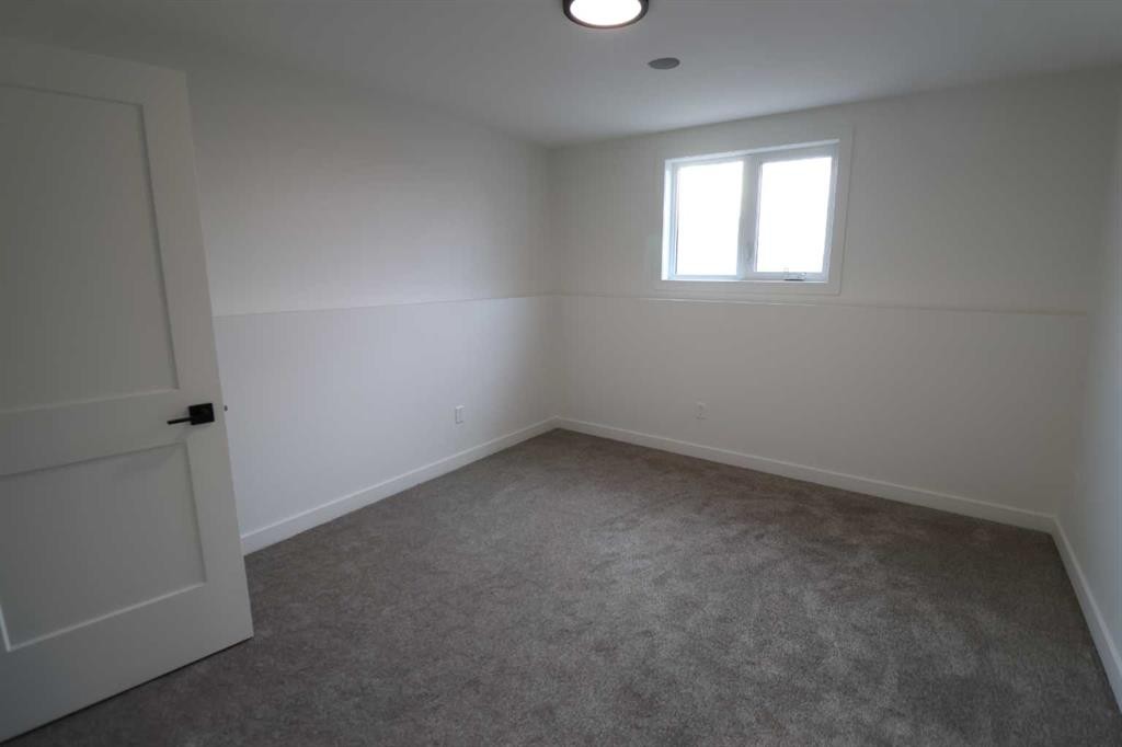 531 4 St, Vauxhall, AB - Indoor Photo Showing Other Room