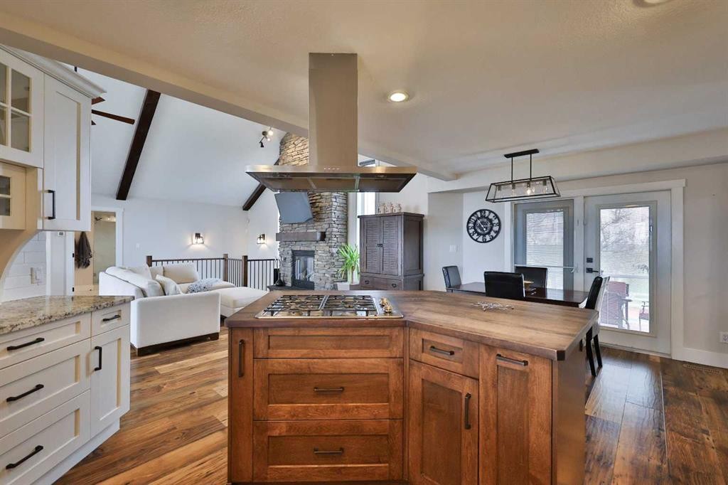 609 7 Avenue, Stirling, AB - Indoor Photo Showing Kitchen