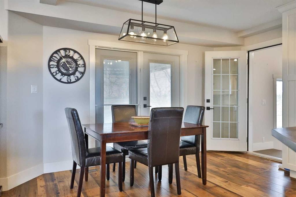 609 7 Avenue, Stirling, AB - Indoor Photo Showing Dining Room