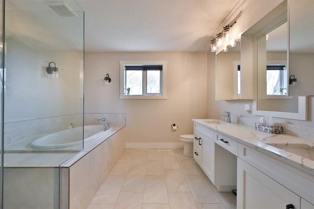 609 7 Avenue, Stirling, AB - Indoor Photo Showing Bathroom