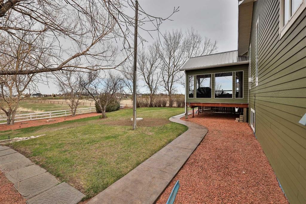 609 7 Avenue, Stirling, AB - Outdoor