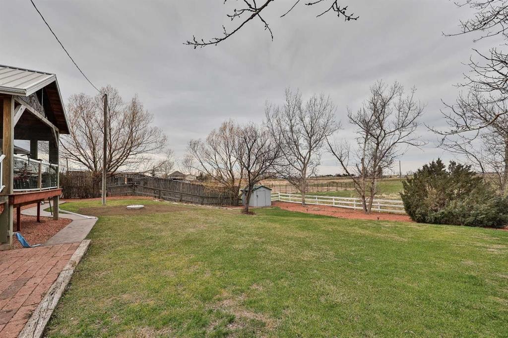 609 7 Avenue, Stirling, AB - Outdoor