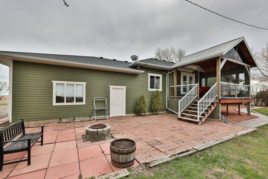 609 7 Avenue, Stirling, AB - Outdoor With Exterior