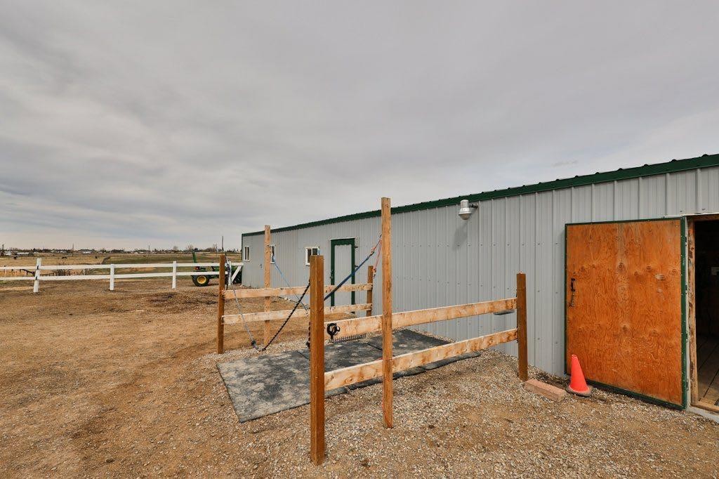 609 7 Avenue, Stirling, AB - Outdoor