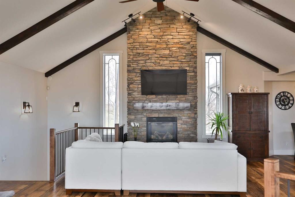 609 7 Avenue, Stirling, AB - Indoor With Fireplace