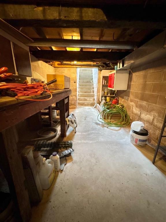 706 12 Street North, Lethbridge, AB - Indoor Photo Showing Basement