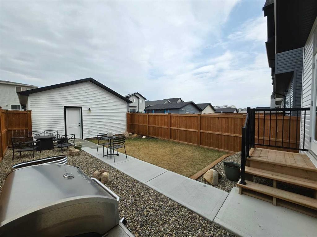 633 Blackwolf Boulevard North, Lethbridge, AB - Outdoor With Exterior
