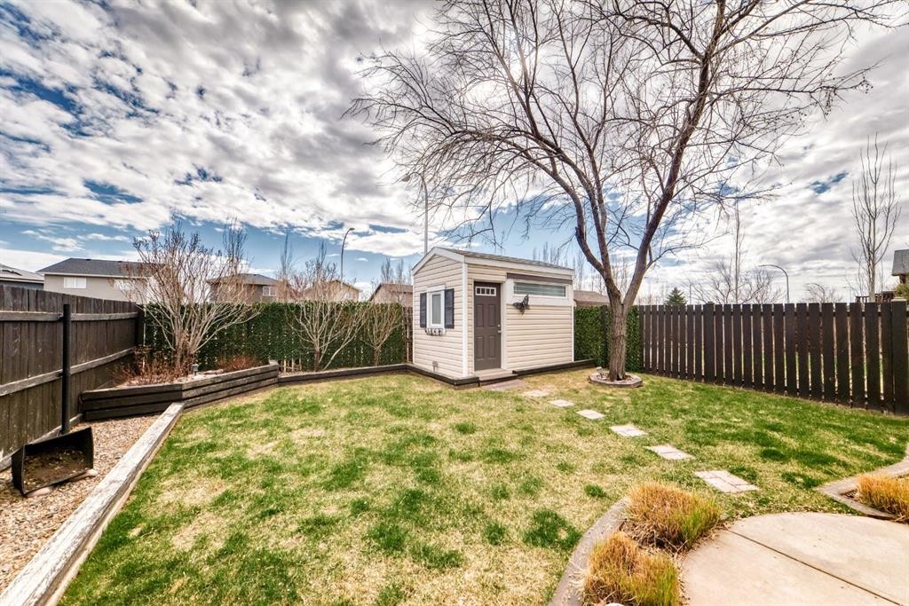493 Squamish Lane West, Lethbridge, AB - Outdoor