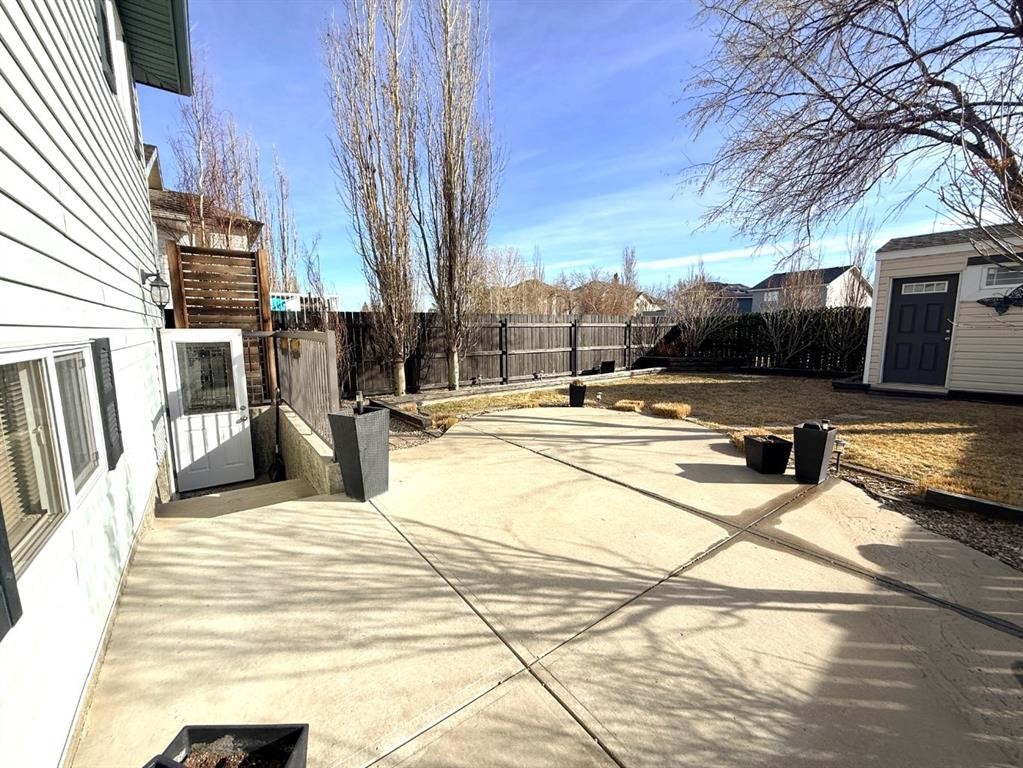 493 Squamish Lane West, Lethbridge, AB - Outdoor