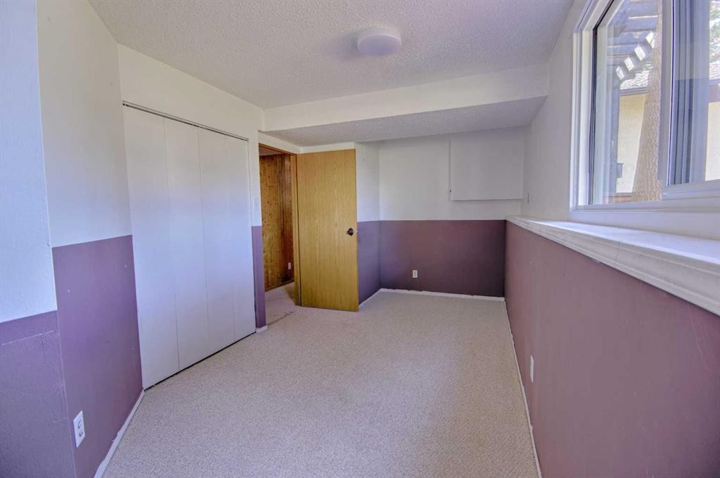 345 Laval Boulevard West, Lethbridge, AB - Indoor