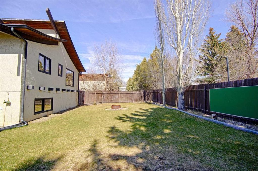 345 Laval Boulevard West, Lethbridge, AB - Outdoor