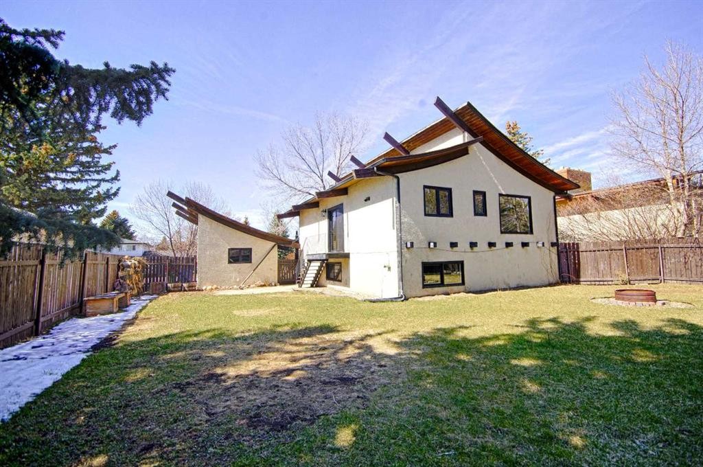 345 Laval Boulevard West, Lethbridge, AB - Outdoor