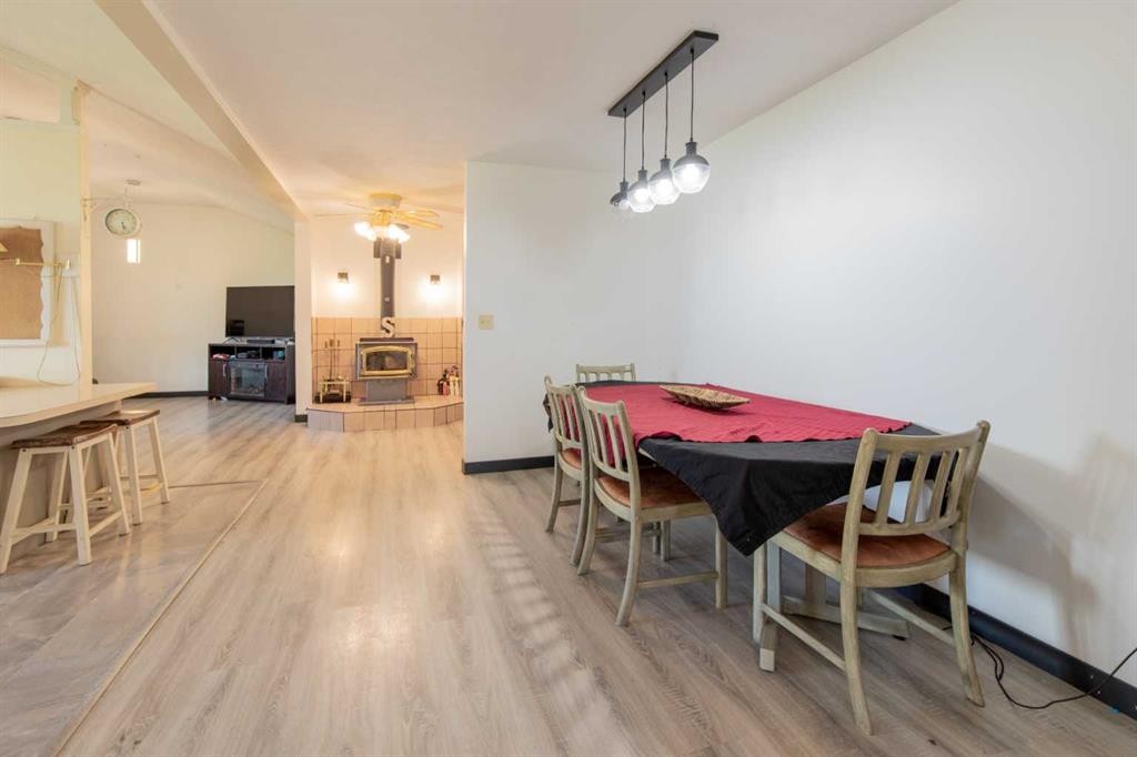 63004A Hwy 5, Welling, AB - Indoor