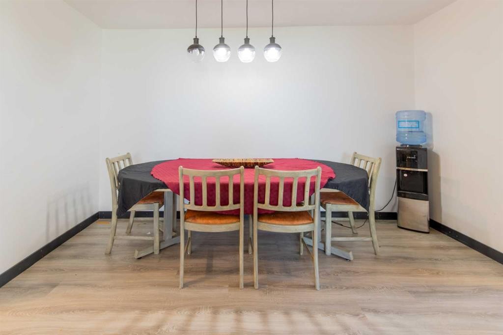 63004A Hwy 5, Welling, AB - Indoor Photo Showing Dining Room