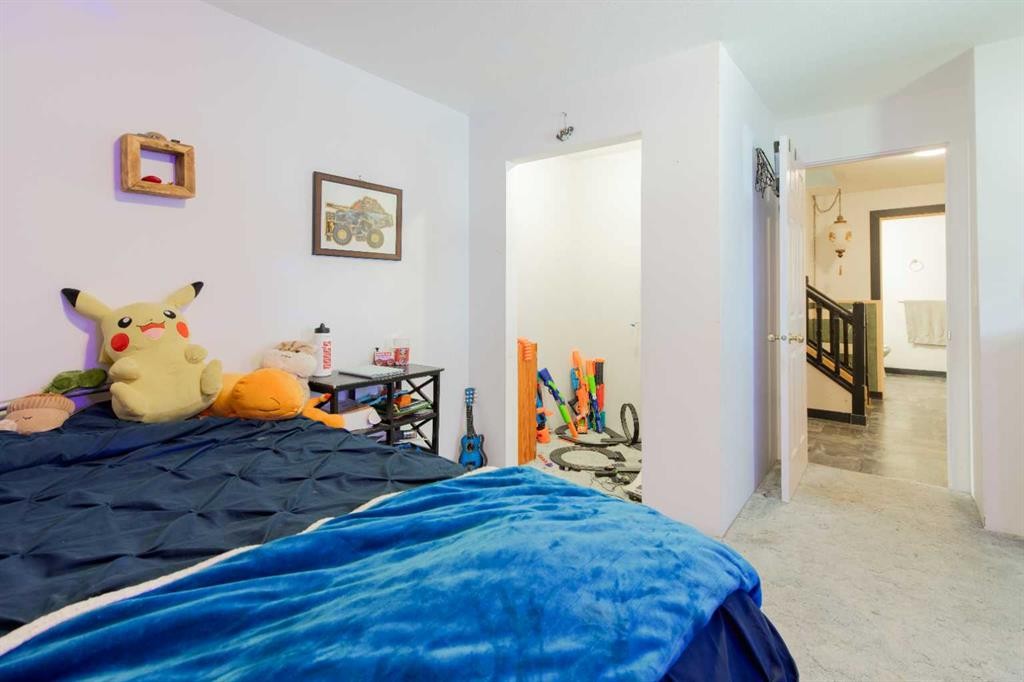 63004A Hwy 5, Welling, AB - Indoor Photo Showing Bedroom
