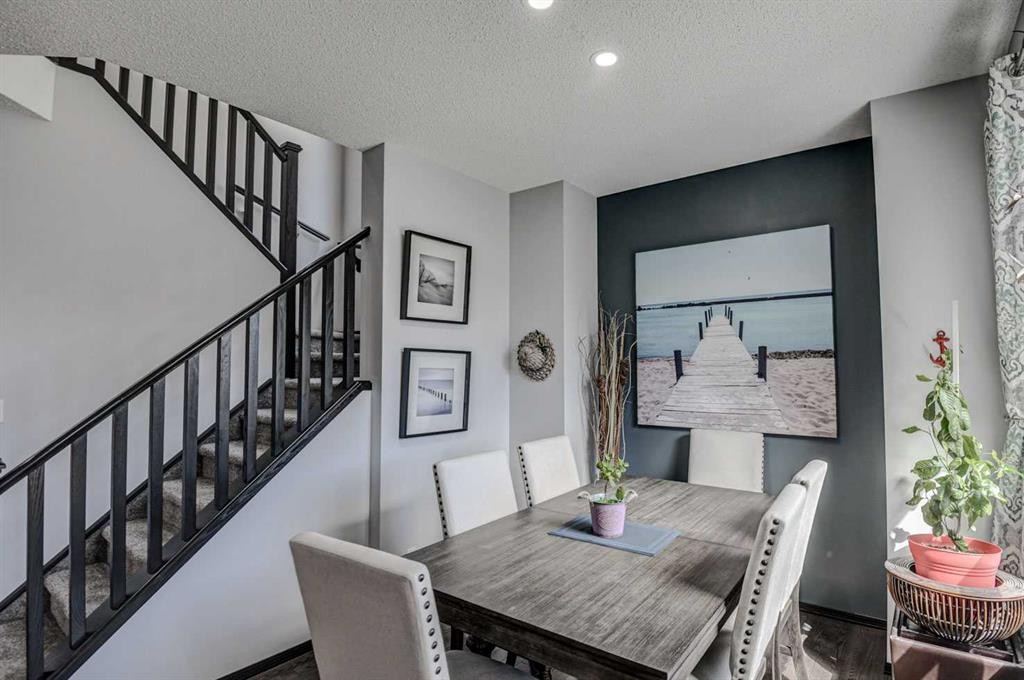 23 Cranberry Circle Se, Calgary, AB - Indoor Photo Showing Dining Room