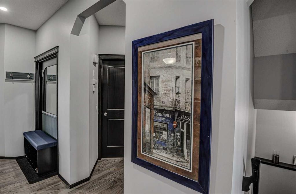 23 Cranberry Circle Se, Calgary, AB - Indoor Photo Showing Other Room