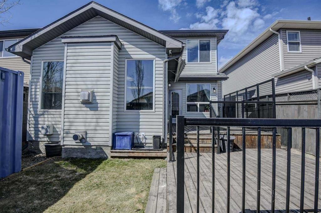23 Cranberry Circle Se, Calgary, AB - Outdoor