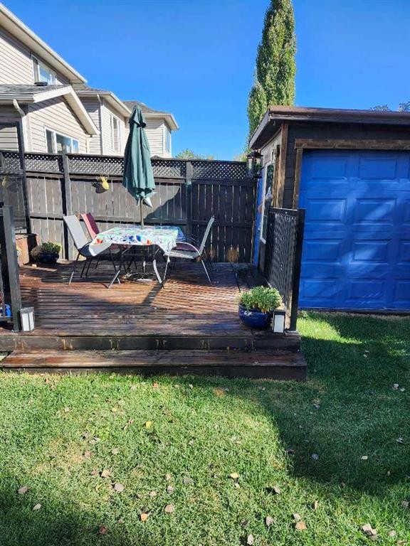 23 Cranberry Circle Se, Calgary, AB - Outdoor
