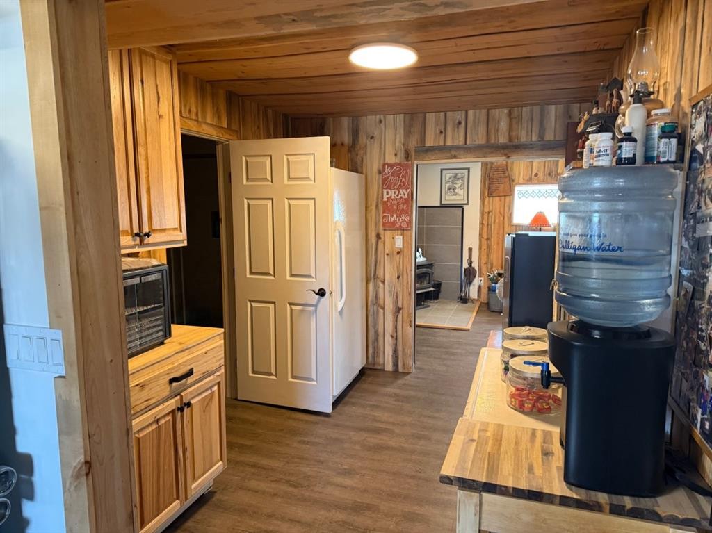 205 Hamilton Avenue, Lundbreck, AB - Indoor Photo Showing Other Room