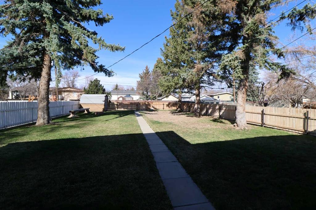 2214 19 St, Coaldale, AB - Outdoor