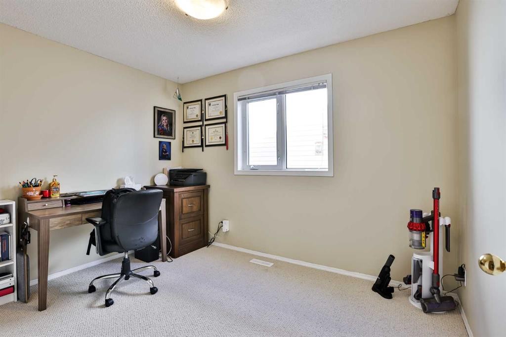 263 Red Crow Boulevard West, Lethbridge, AB - Indoor Photo Showing Office