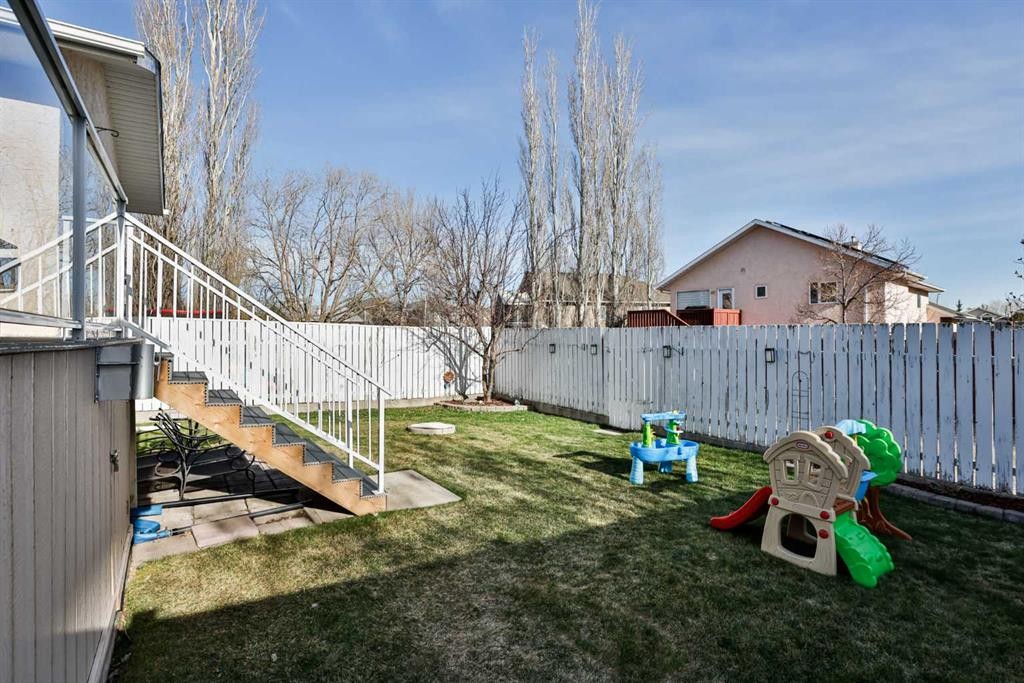 263 Red Crow Boulevard West, Lethbridge, AB - Outdoor