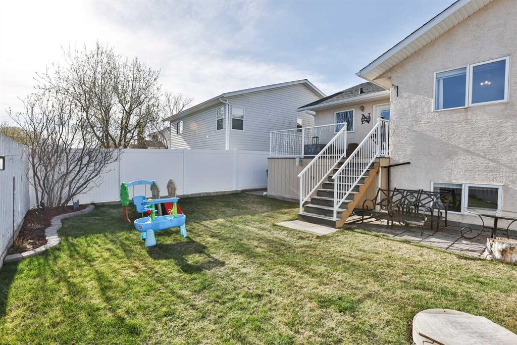 263 Red Crow Boulevard West, Lethbridge, AB - Outdoor