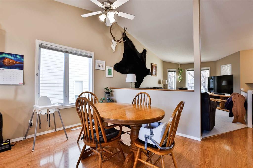 263 Red Crow Boulevard West, Lethbridge, AB - Indoor Photo Showing Dining Room
