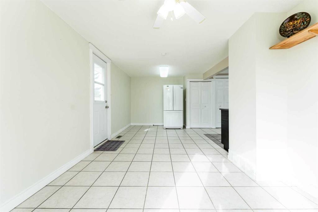 437 Main Street, Milk River, AB - Indoor Photo Showing Other Room