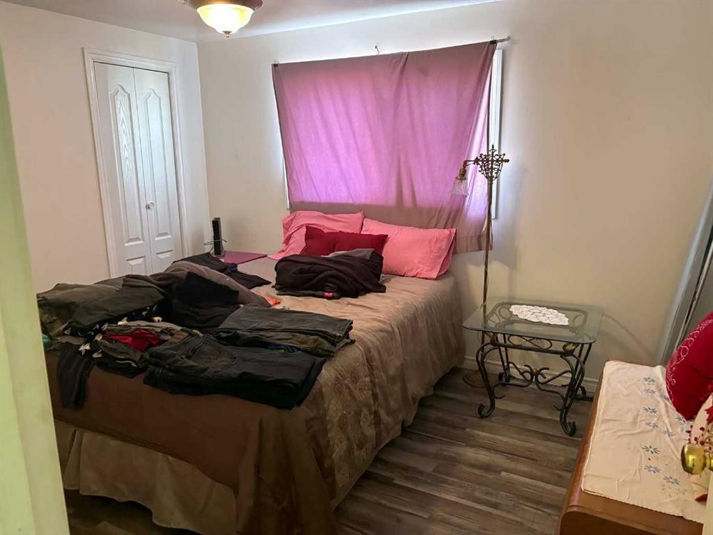 405 1 Avenue, Coutts, AB - Indoor Photo Showing Bedroom