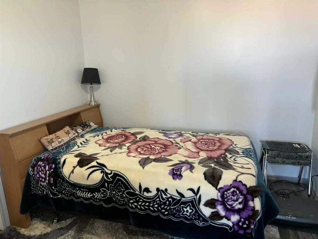 405 1 Avenue, Coutts, AB - Indoor Photo Showing Bedroom