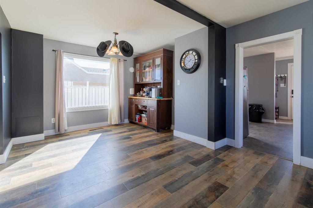 446 21 Street, Fort Macleod, AB - Indoor Photo Showing Other Room